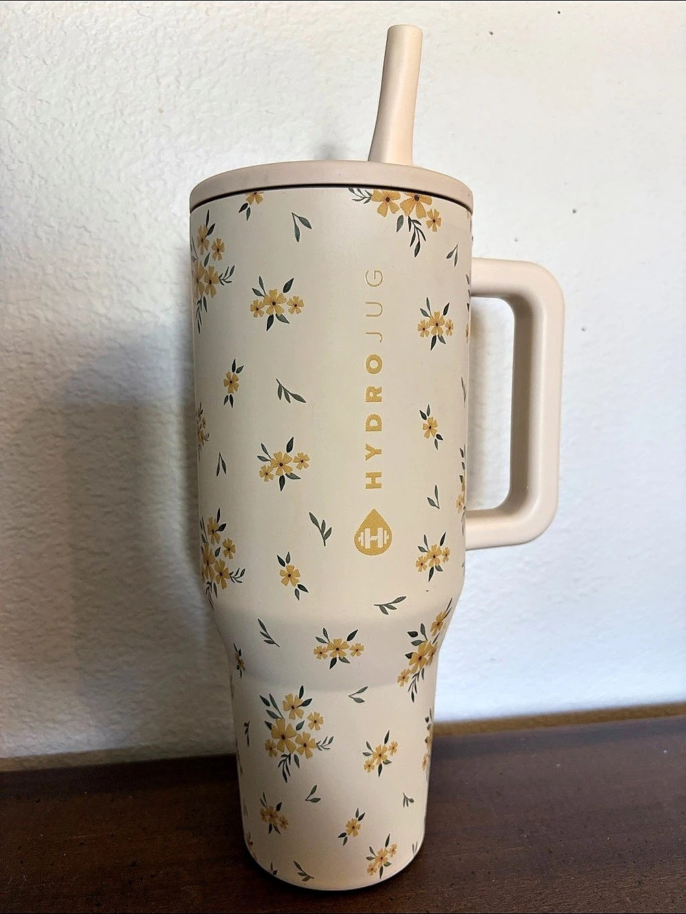 HydroJug Floral Cottagecore Traveler 40 oz Yellow and Cream Neutral